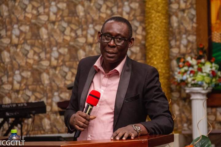 Rev Dr Aaron Adjei