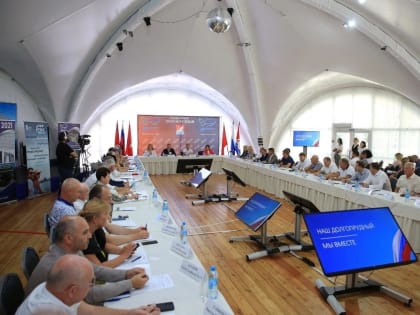 Председатель Общественной палаты го Долгопрудный Владимир Кривошеев принял участие в Совете директоров, который состоялся в городе 17 августа 2023 года и озвучил просьбу при строит