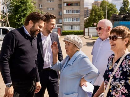 Глава округа Михаил Ежокин вместе с жителями осмотрел площадку «Мегабак»