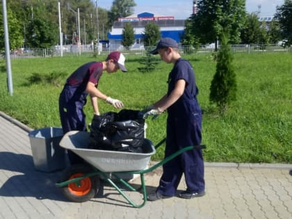 Начался прием документов подростков на летнее трудоустройство