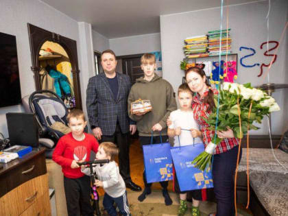 Глава г.о. Подольск Дмитрий Жариков поздравил с днем рождения сына погибшего на СВО бойца