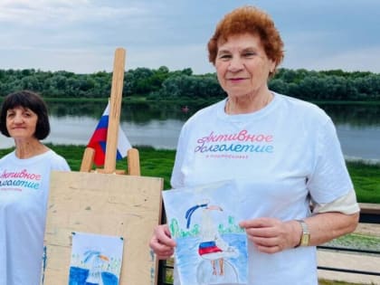 В Кашире для старшего поколения провели занятие по живописи