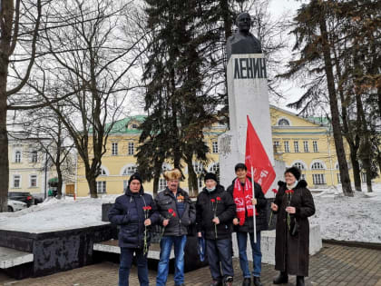 Сергиево-Посадские коммунисты почтили память воинов