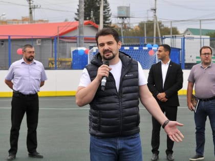 Николай Пархоменко открыл хоккейную коробку в Тучково