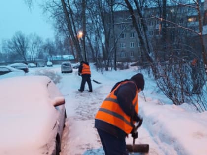 В Рузском округе убирают снег