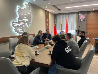 Игорь Сухин встретился с командой КВН Богородского округа