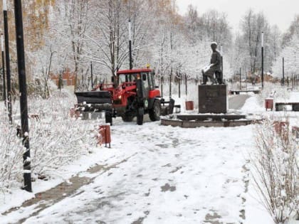 Зимние заботы: уборка снега в Подольске