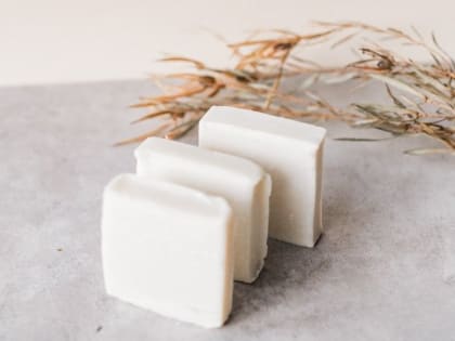 Мыло из оливкового масла и козьего молока производят на ферме в Талдоме