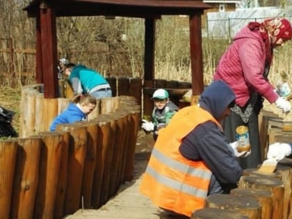 Партийцы помогли жителям пос.Свердловский в решении вопроса