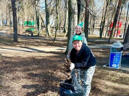 В Дрезненском парке навели чистоту и порядок после зимы