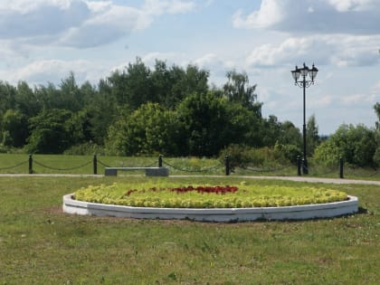 Новая клумба в форме большого сердца появилась в Пущино