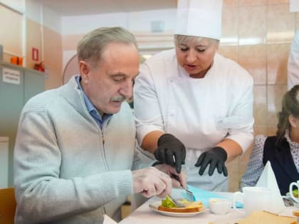 Школьникам Люберец рассказали о пользе продуктов на празднике Дня вкусного завтрака