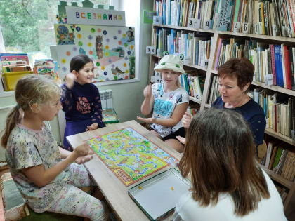 Юные тучковцы на игротеке ходили по следам любимых сказок