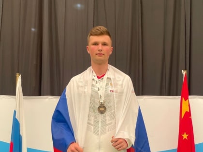 Онколог Карасев назвал три незаметных симптома рака на ранней стадии