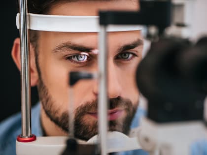 В России каждый год более 100 тысяч людей заболевают неизлечимой болезнью глаз