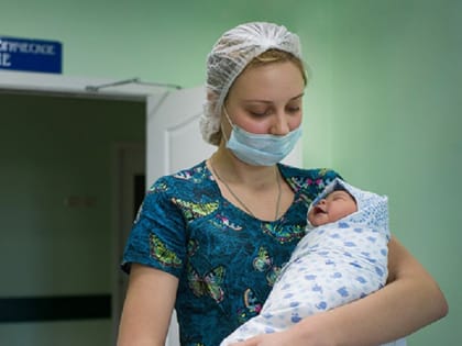 Более 600 тысяч женщин и новорожденных получили услуги по родовым сертификатам с начала года