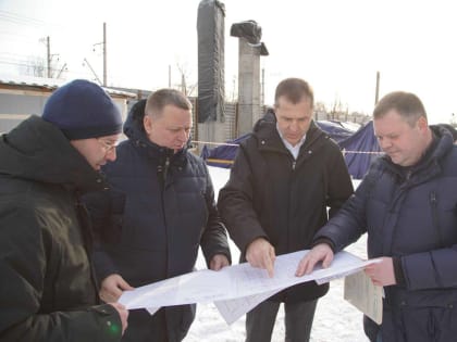 Волков проверил строительство разноуровневого пешеходного перехода через ж/д в Люберцах