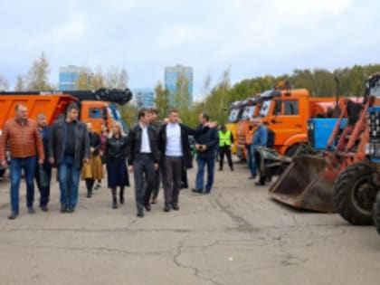 Глава городского округа Лобня провел осмотр техники