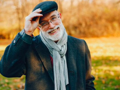 Работать стоя и меньше есть: названы привычки, которые помогают продлить молодость