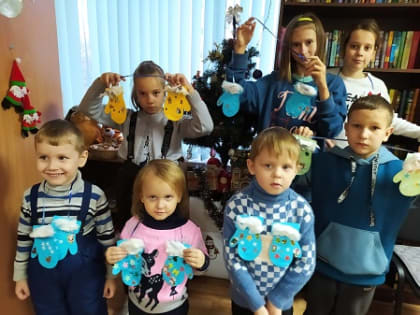 Тучковские ребята узнали все о варежках и изготовили поделки