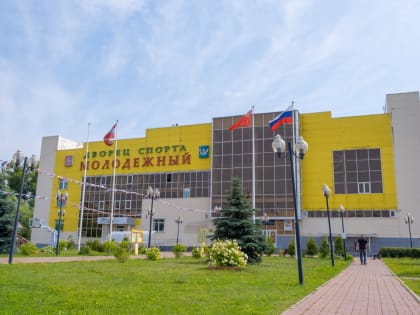 В каникулы ДС «Молодёжный» в г. Куровское обновляется и готовится к новым чемпионатам