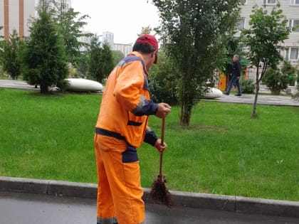Уборку общественных пространств осуществили в поселении Воскресенское