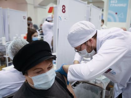 Роспотребнадзор: вакцинироваться от COVID-19 в этом сезоне не нужно