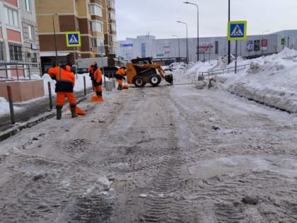 Уборку общественных территорий провели в поселении Воскресенское