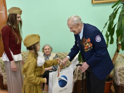 Подарки и продукты передали инвалидам и старикам, проживающим в доме‑интернате Подольска