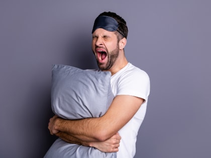 Расстройство, депрессия или гигиена: Сомнолог назвал основные причины бессонницы