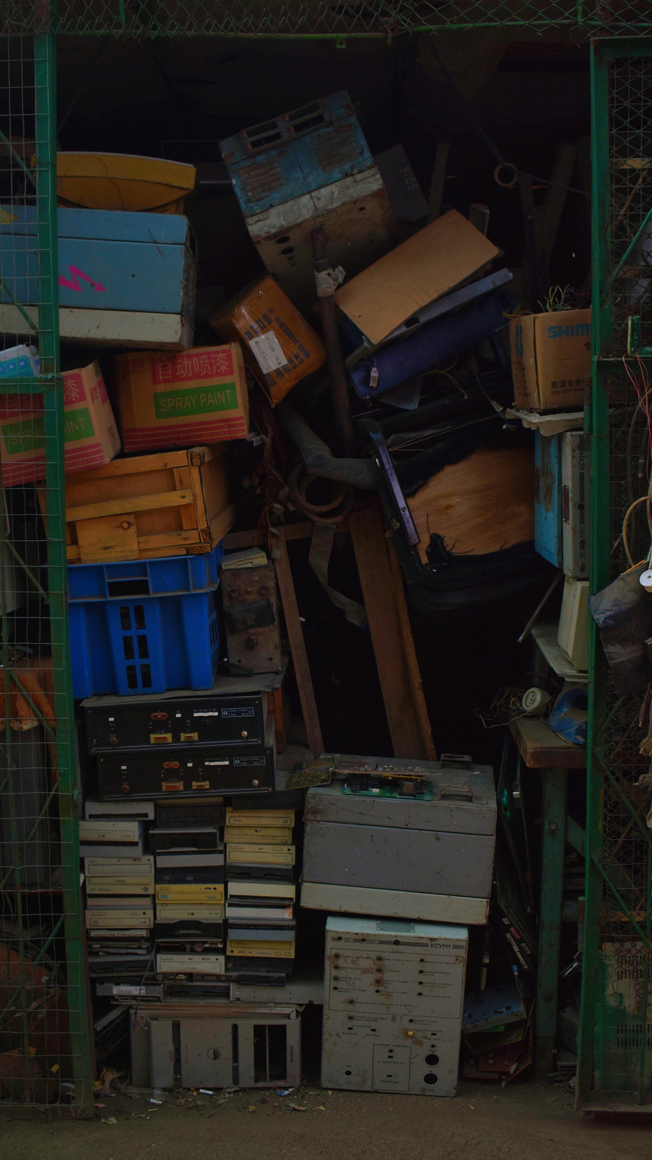 A Guide to Electronic Waste (E-Waste) Warehouse Cleanouts