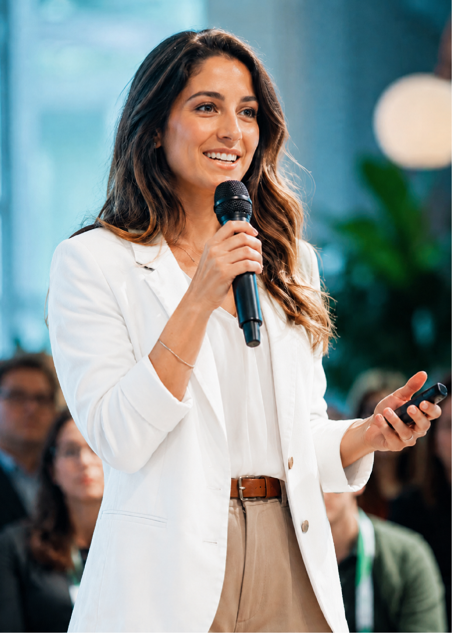 Presenter giving a talk at a esim.vn event.