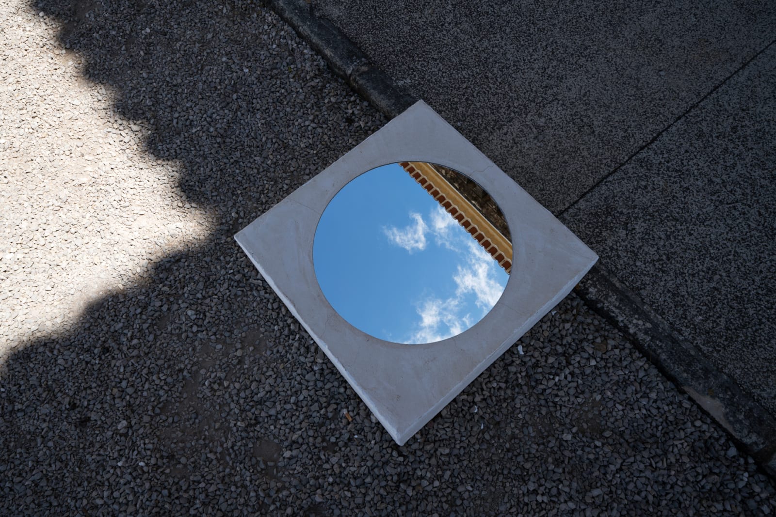 Image from O Espelho