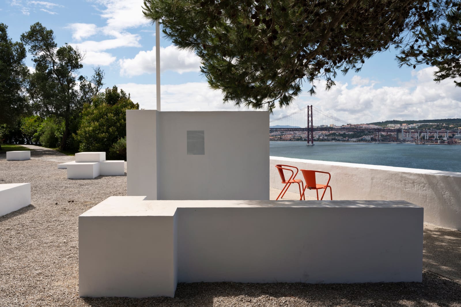 Image from O Espelho