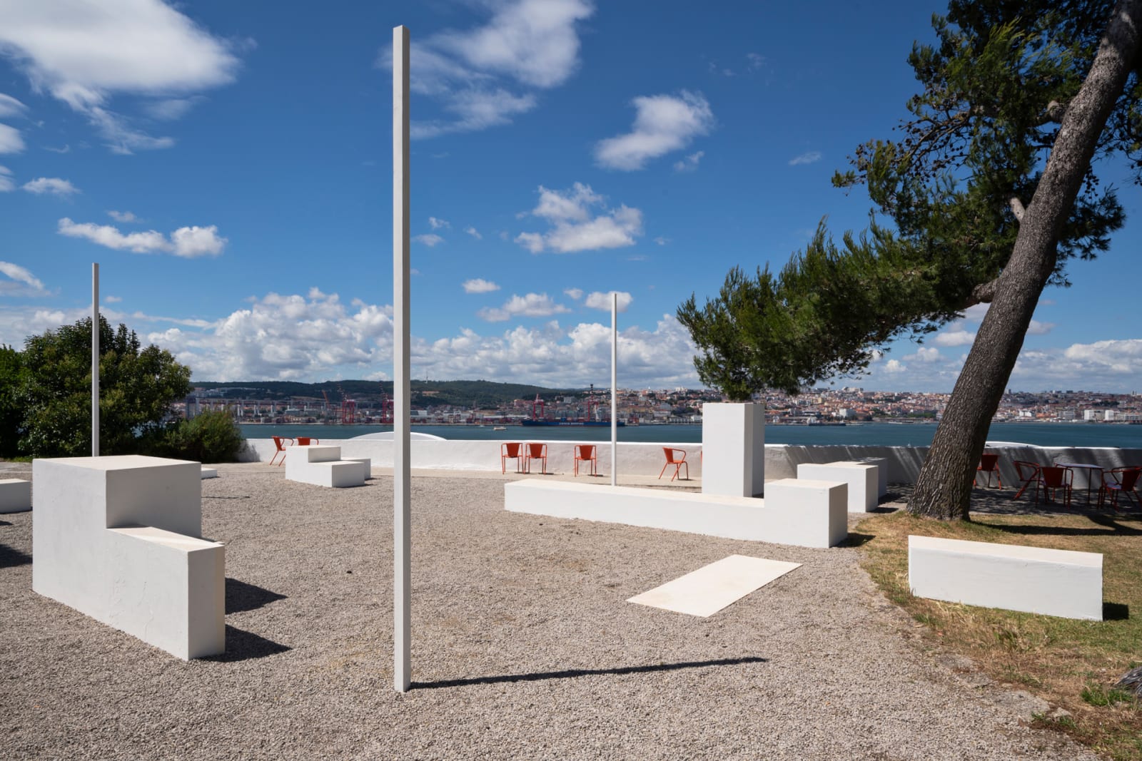 Image from O Espelho