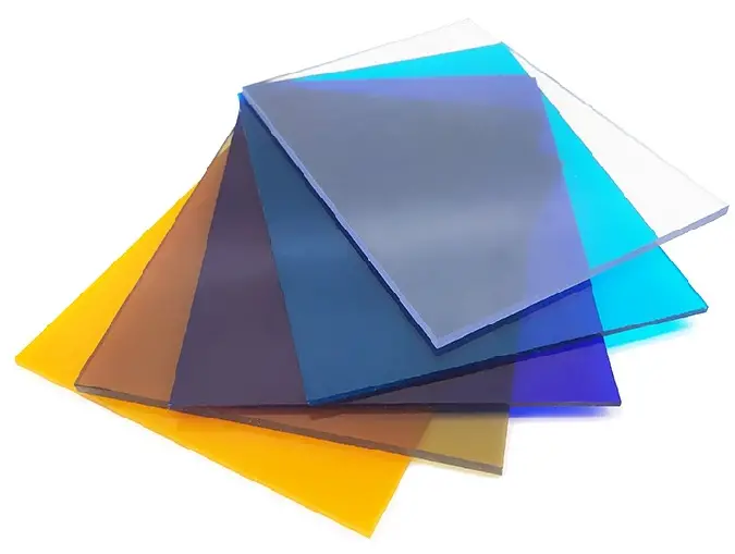 Tấm Poly Lấy Sáng Ưu điểm, ứng dụng và giá cả tại Việt Nam