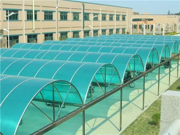 Tấm lợp lấy sáng poly Ưu điểm, nhược điểm và ứng dụng