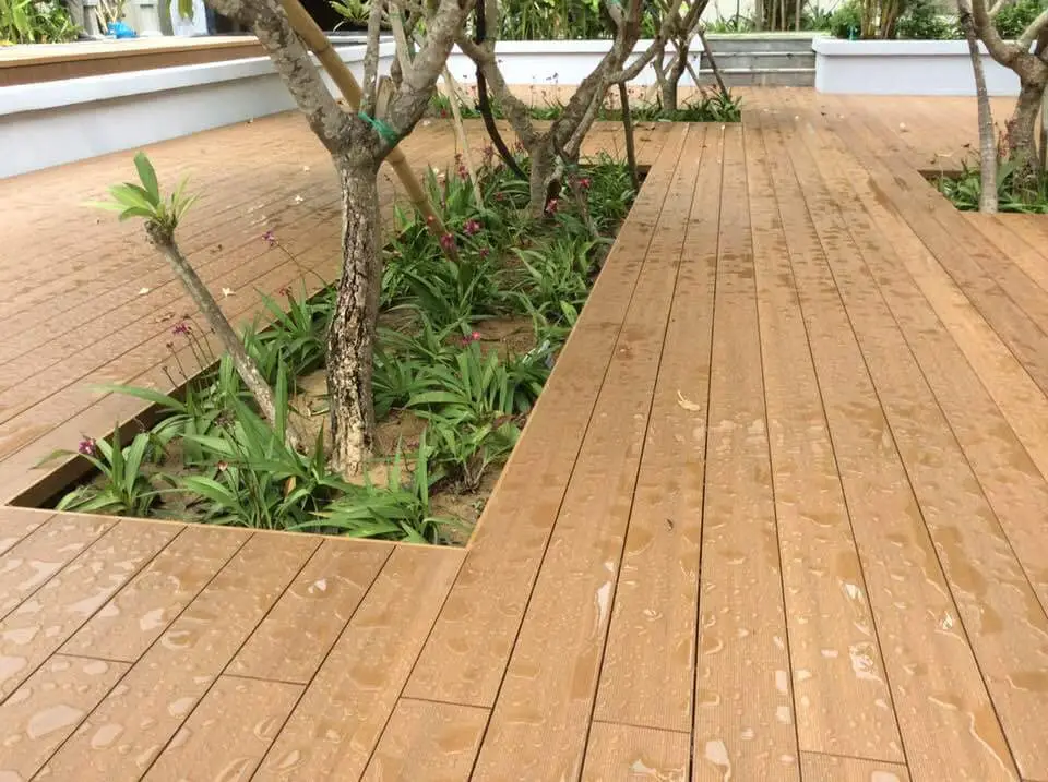 Thi công sàn gỗ nhựa sân vườn Giải pháp hoàn hảo cho không gian ngoài trời