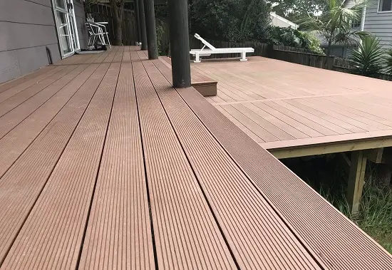 Thi công sàn gỗ nhựa sân vườn Giải pháp hoàn hảo cho không gian ngoài trời
