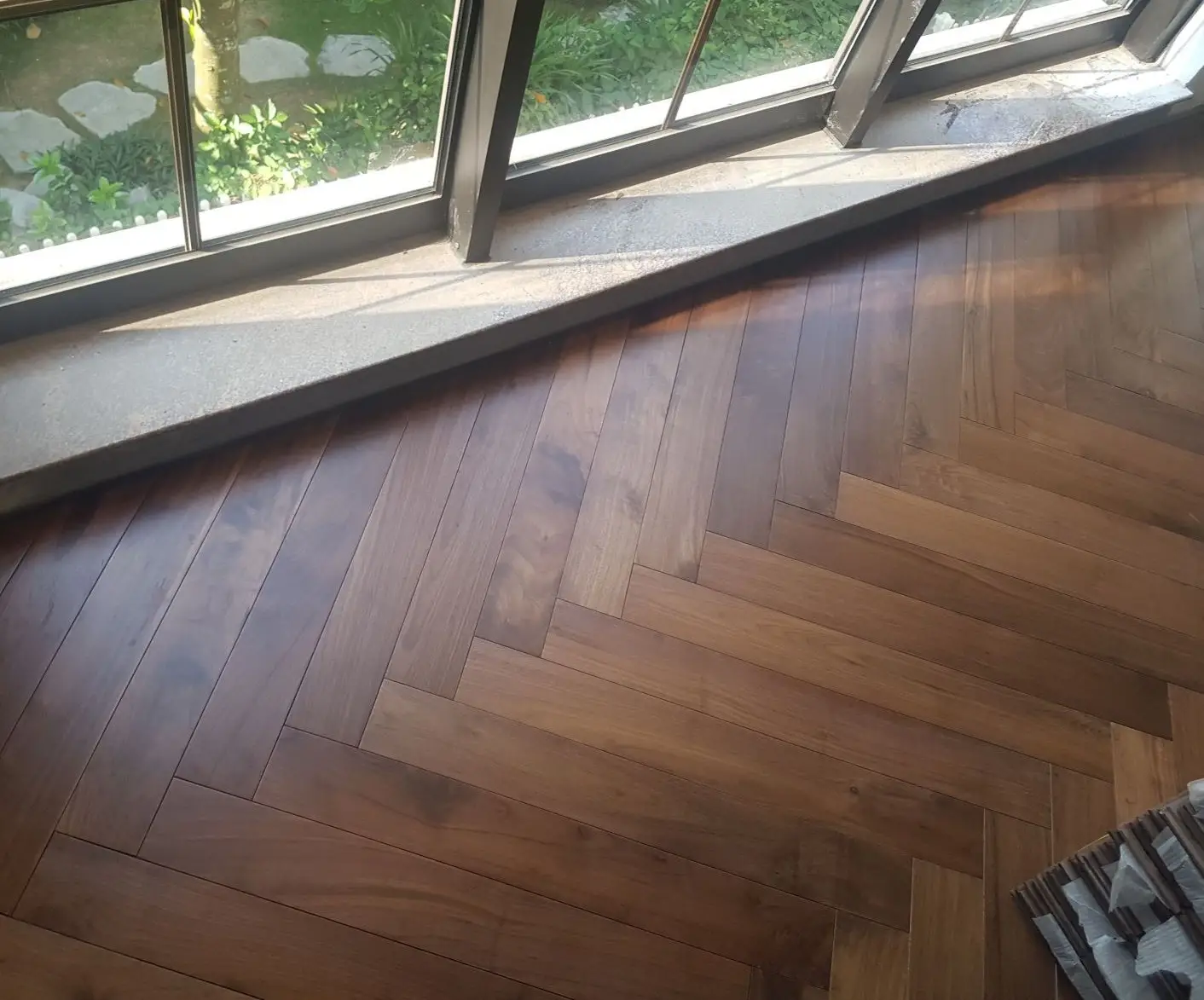 Vẻ Đẹp Vĩnh Cửu Của Sàn Gỗ Óc Chó Trong Không Gian Sống Hiện Đại