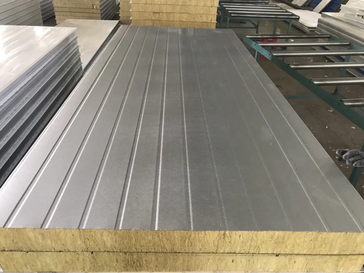 Tấm ốp tường nhôm xốp: Tăng cường thẩm mỹ và tiện ích cho không gian