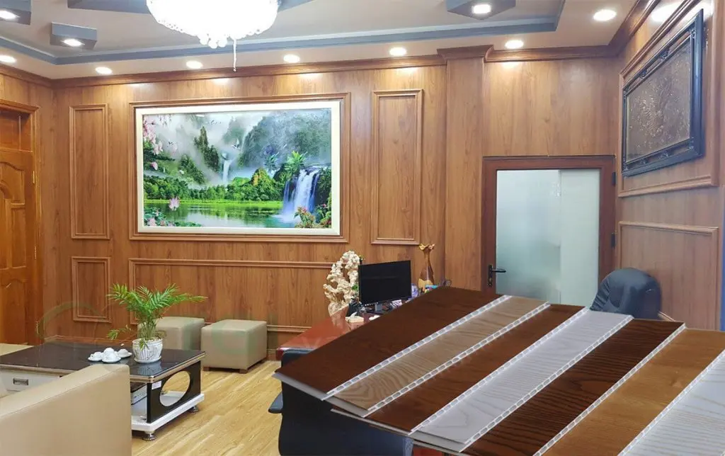 Giá ốp tường nhựa giả gỗ: Tựa đề