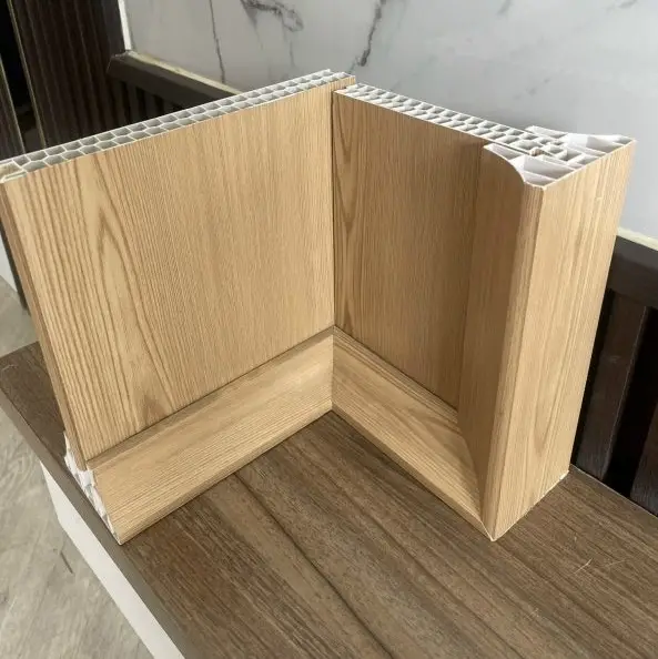 Vách ngăn nhựa 2 mặt – Giải pháp ngăn phòng tiện lợi