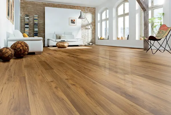 Nên Lát Sàn Gỗ Tự Nhiên Hay Công Nghiệp? So Sánh Chi Tiết