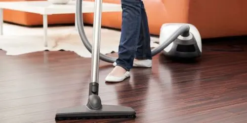 Nên Lát Sàn Gỗ Tự Nhiên Hay Công Nghiệp? So Sánh Chi Tiết Nên Lát Sàn Gỗ Tự Nhiên Hay Công Nghiệp? So Sánh Chi Tiết
