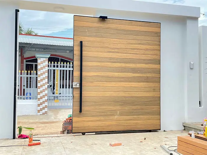 Gỗ nhựa ốp cổng ngoài trời Giải pháp trang trí thông minh cho không gian ngoại thất