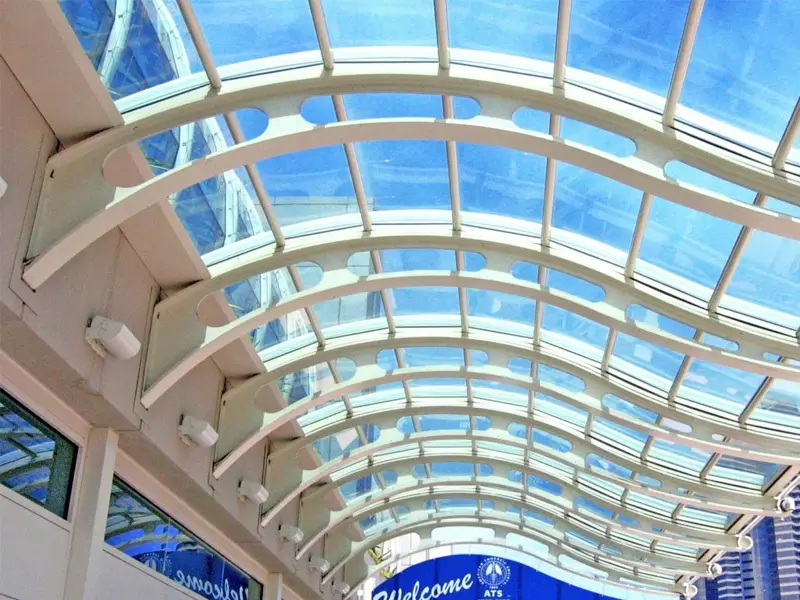 Tấm polycarbonate nhẹ và cách nhiệt: Một giải pháp tuyệt vời cho công trình xây dựng Tấm polycarbonate nhẹ và cách nhiệt: Một giải pháp tuyệt vời cho công trình xây dựng