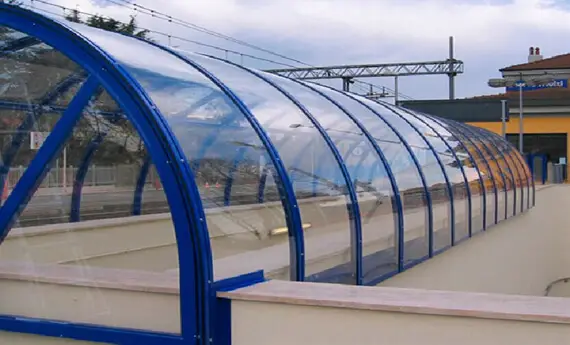 Tấm polycarbonate nhẹ và cách nhiệt: Một giải pháp tuyệt vời cho công trình xây dựng Tấm polycarbonate nhẹ và cách nhiệt: Một giải pháp tuyệt vời cho công trình xây dựng