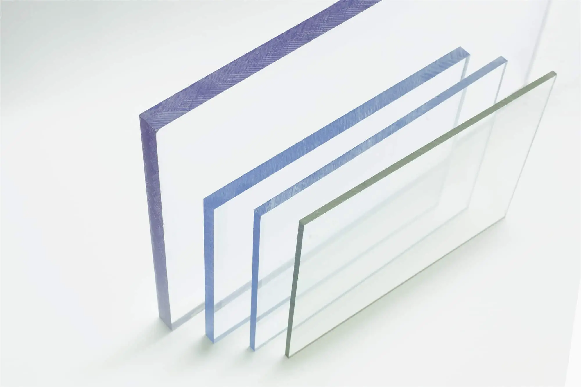 Tấm polycarbonate nhẹ và cách nhiệt: Một giải pháp tuyệt vời cho công trình xây dựng Tấm polycarbonate nhẹ và cách nhiệt: Một giải pháp tuyệt vời cho công trình xây dựng