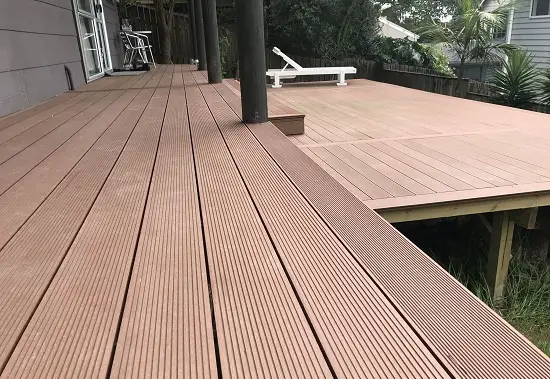 Sàn nhựa giả gỗ ngoài trời bao nhiêu tiền 1m2? Giá, ưu nhược điểm và nơi mua Sàn nhựa giả gỗ ngoài trời bao nhiêu tiền 1m2? Giá, ưu nhược điểm và nơi mua